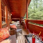 Large Luxury Log Getaway Сasa de vacaciones
