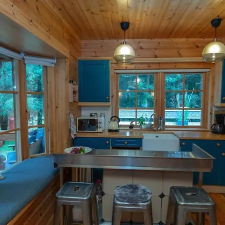 Large Luxury Log Getaway Ferienhaus *