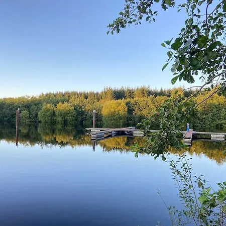 度假居 Large Luxury Log Getaway 百利科内尔