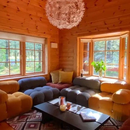 Large Luxury Log Getaway