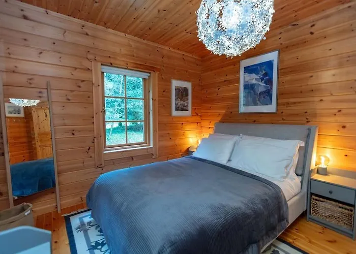 Large Luxury Log Getaway Ballyconnell (Cavan)