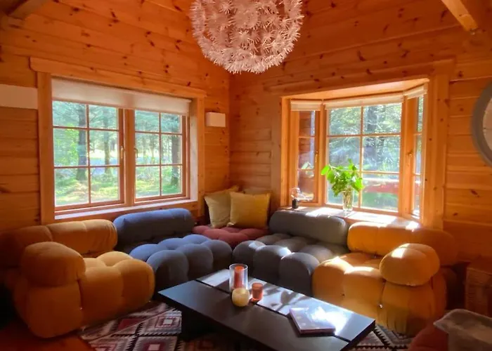 Large Luxury Log Getaway